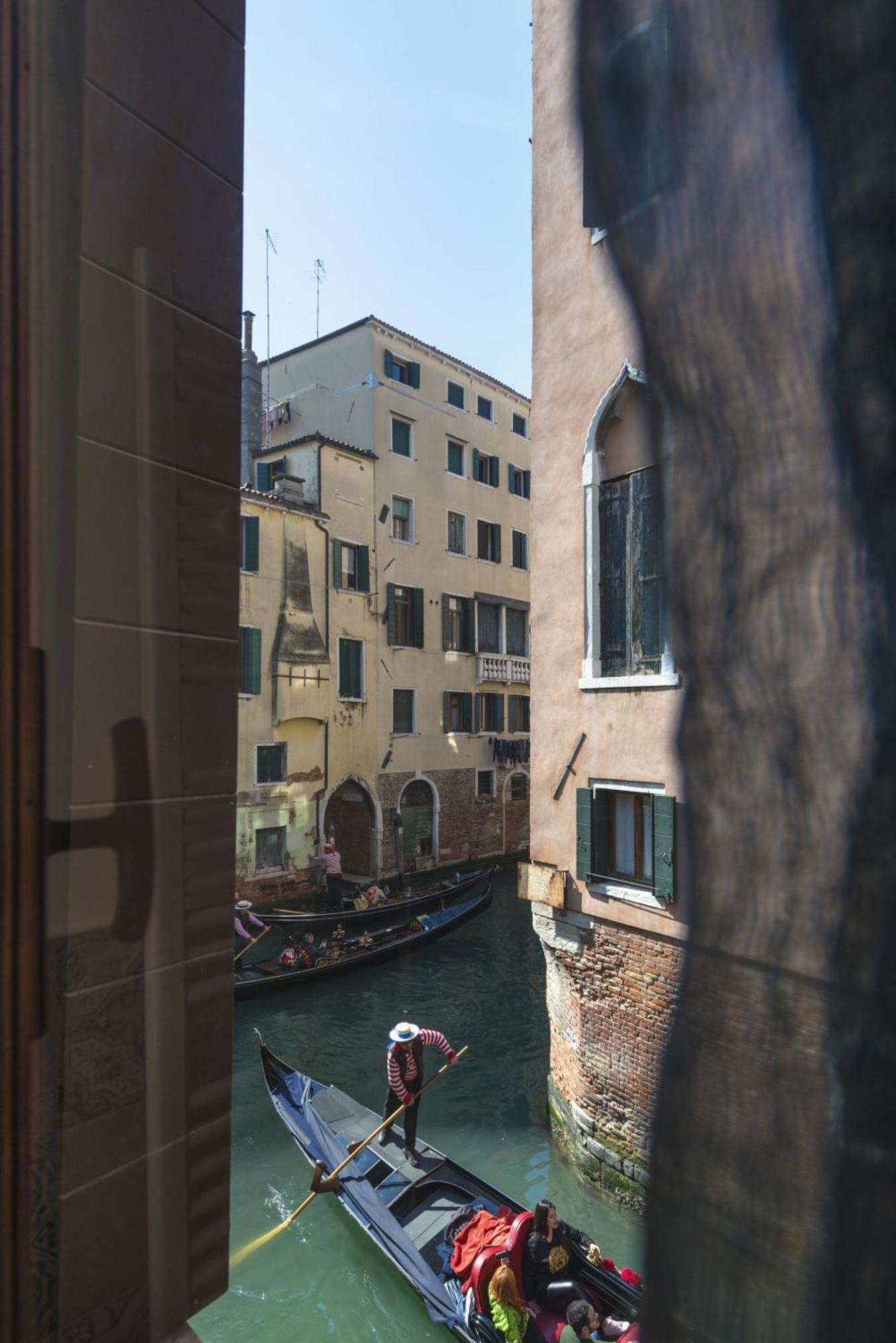Tre Sestieri Terrace - Canal View 2024 Veneza Quarto foto